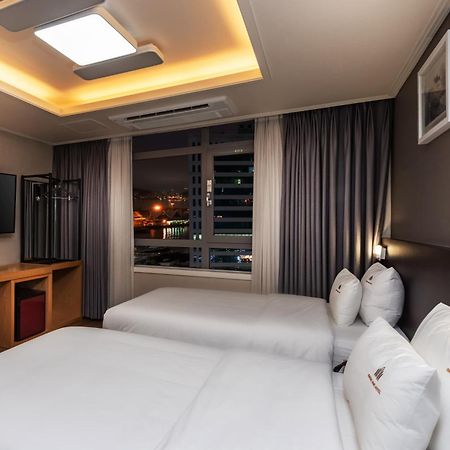 Central Park Hotel Busan Bagian luar foto