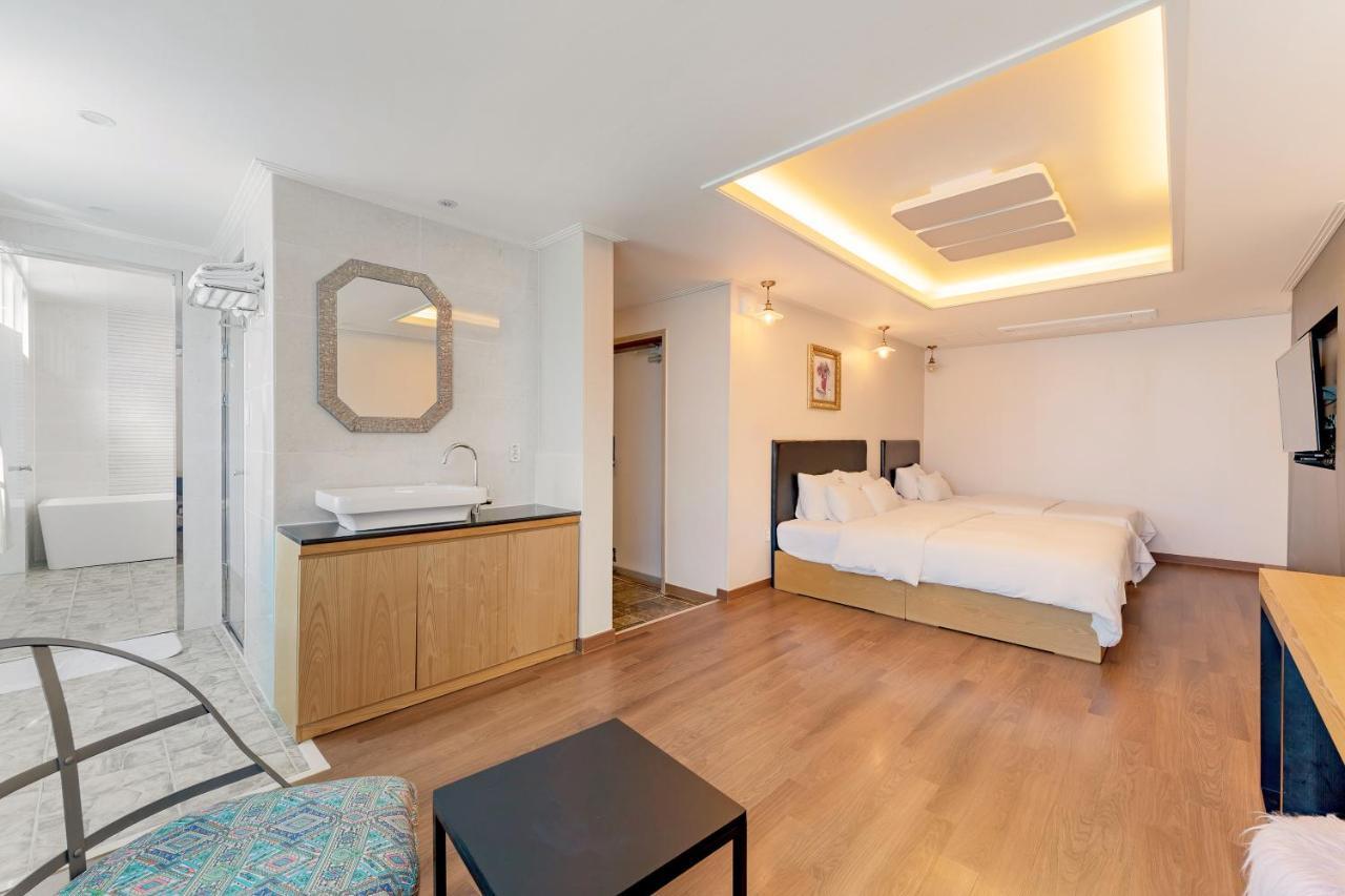 Central Park Hotel Busan Bagian luar foto